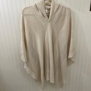 NWT Ladies Ivory Colored Shawl with Hood by Mudd